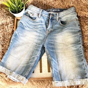 Mossimo Women’s Slim Bermuda Jean Shorts. Size W28